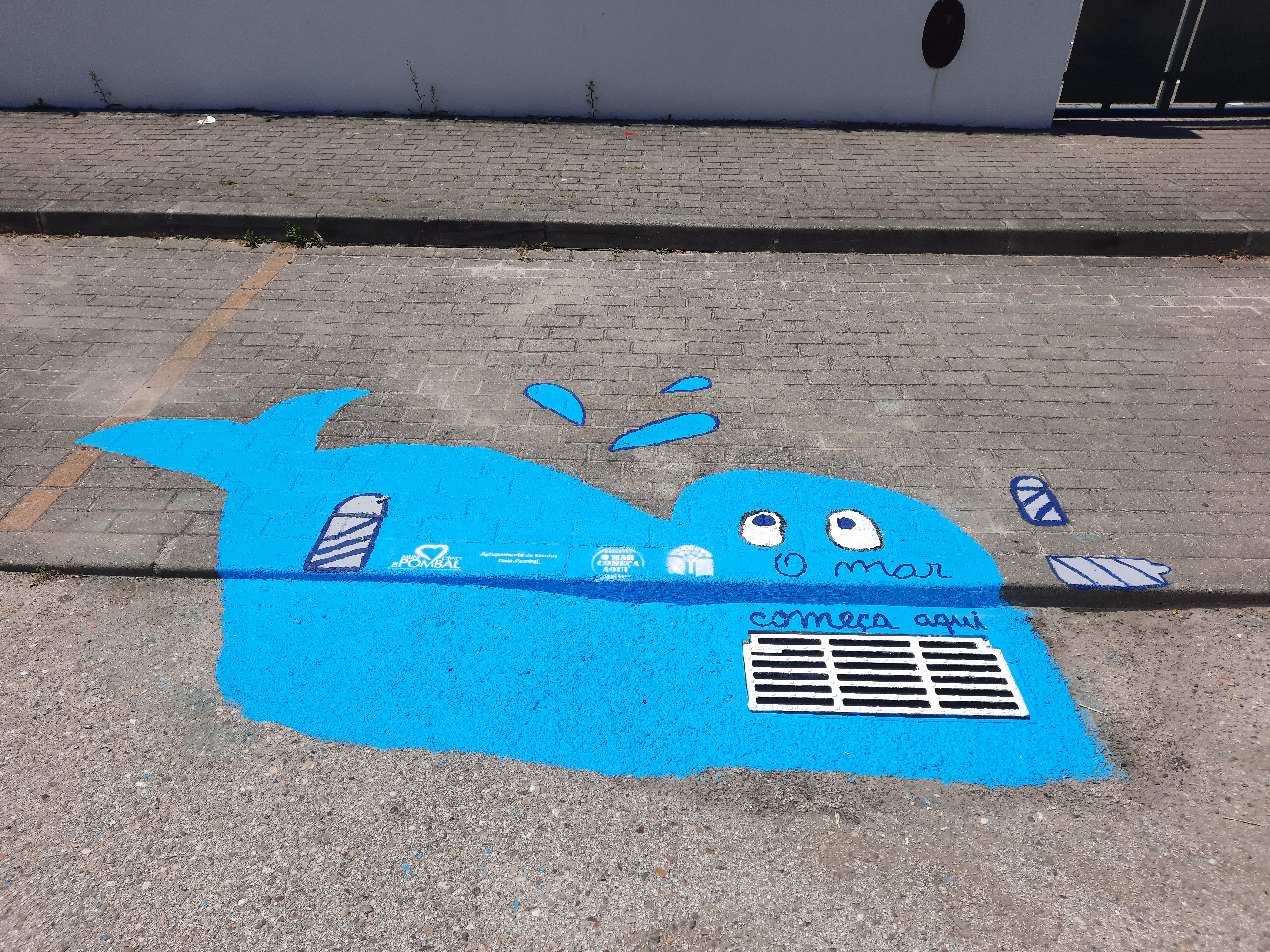 Sumidouro exterior pintado pelo 1.º Ciclo do Centro Escolar dos Vieirinhos