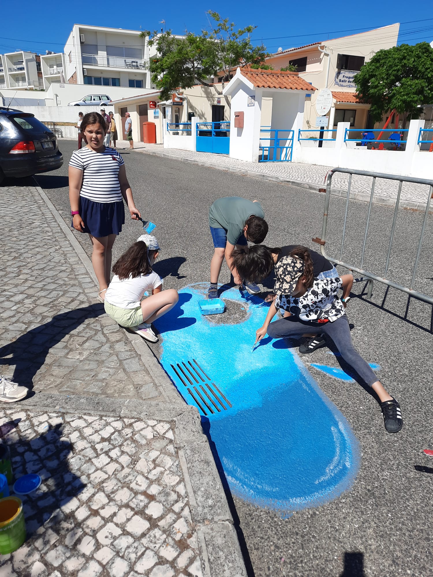 Escola e Jardim de Infância de Salir do Porto<br />
Pintura da 2ª sarjeta de rua
